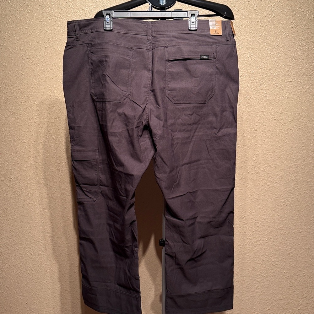 Men’s 42x28 charcoal gray super stretch cargo hiking straight leg pants - Picture 4 of 11